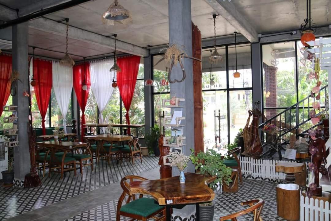 Ravorn Villa Boutique Батамбанг Екстериор снимка