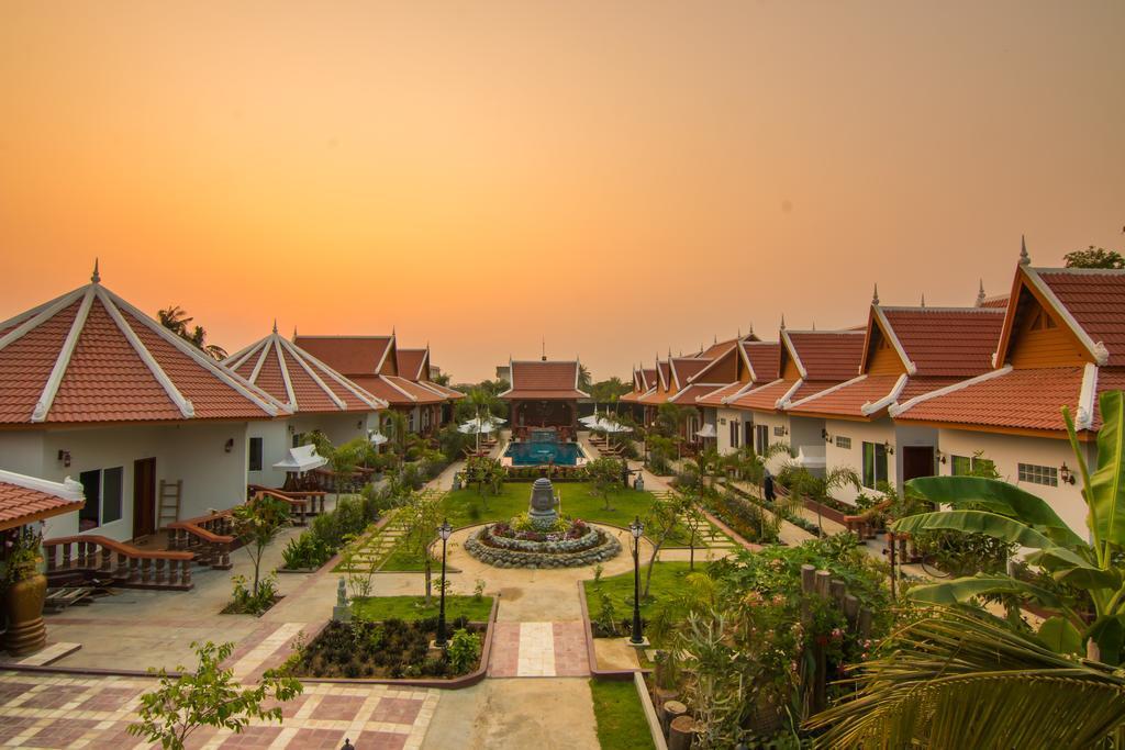 Ravorn Villa Boutique Батамбанг Екстериор снимка