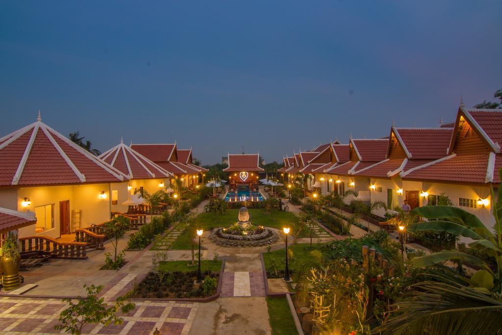 Ravorn Villa Boutique Батамбанг Екстериор снимка