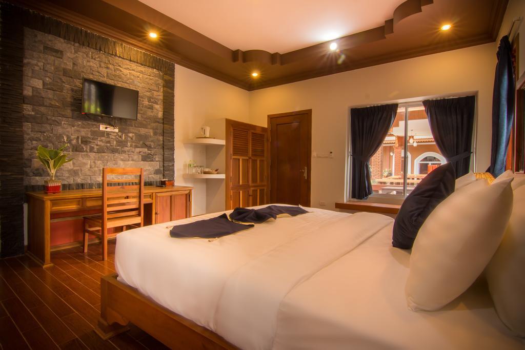 Ravorn Villa Boutique Батамбанг Екстериор снимка