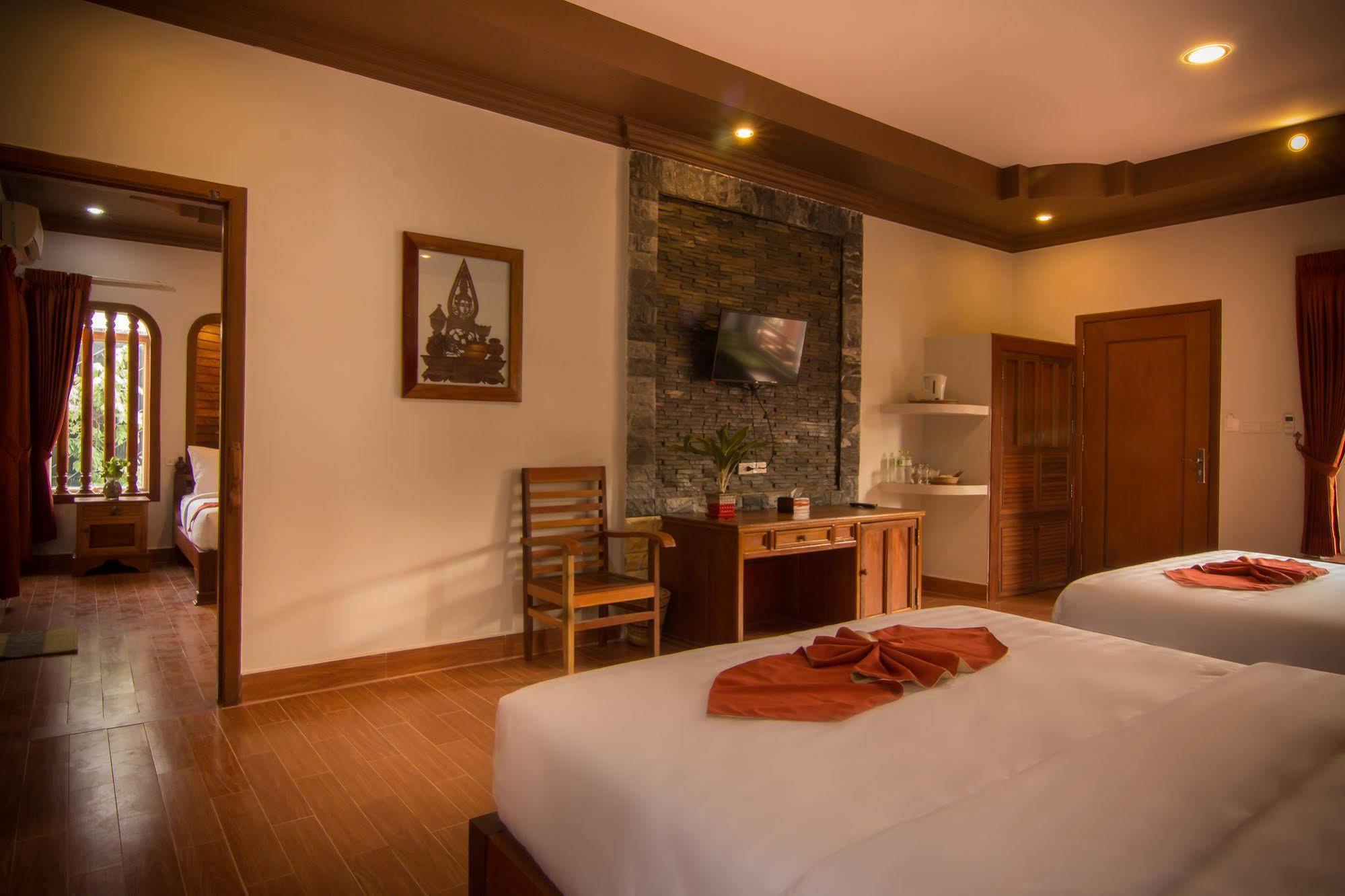 Ravorn Villa Boutique Батамбанг Екстериор снимка
